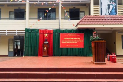 CÔNG AN PHƯỜNG CƯ BAO TUYÊN TRUYỀN, PHỔ BIẾN PHÁP LUẬT  TẠI TRƯỜNG THCS HÙNG VƯƠNG