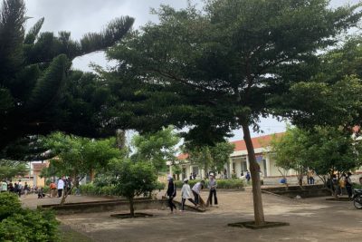 Lao động dọn vệ sinh đầu năm học 2022-2023